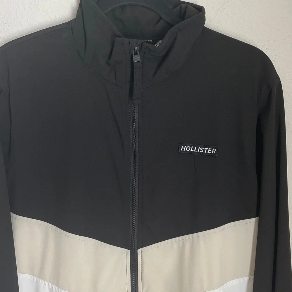 Hollister  Black, Cream, and White Windbreaker